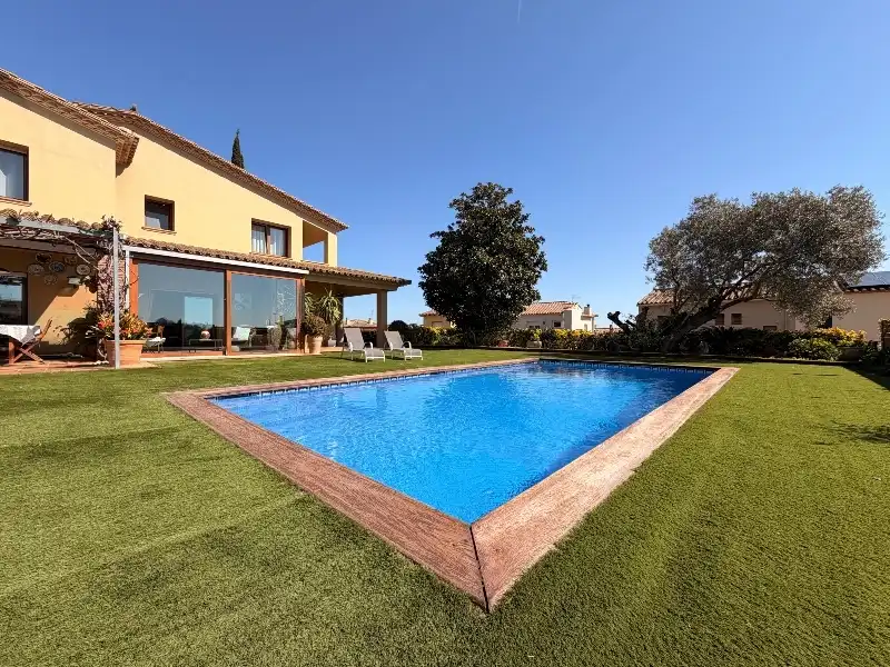 Swimming pool of Houses for sale in Mont-ras  with Air Conditioner, Heating and Private garden
