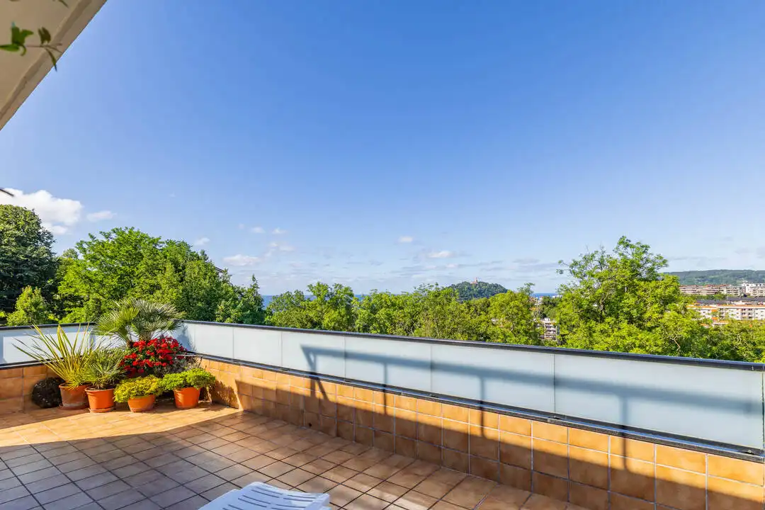 Terrassa de Àtic de lloguer en Donostia - San Sebastián  amb Aire condicionat, Calefacció i Terrassa