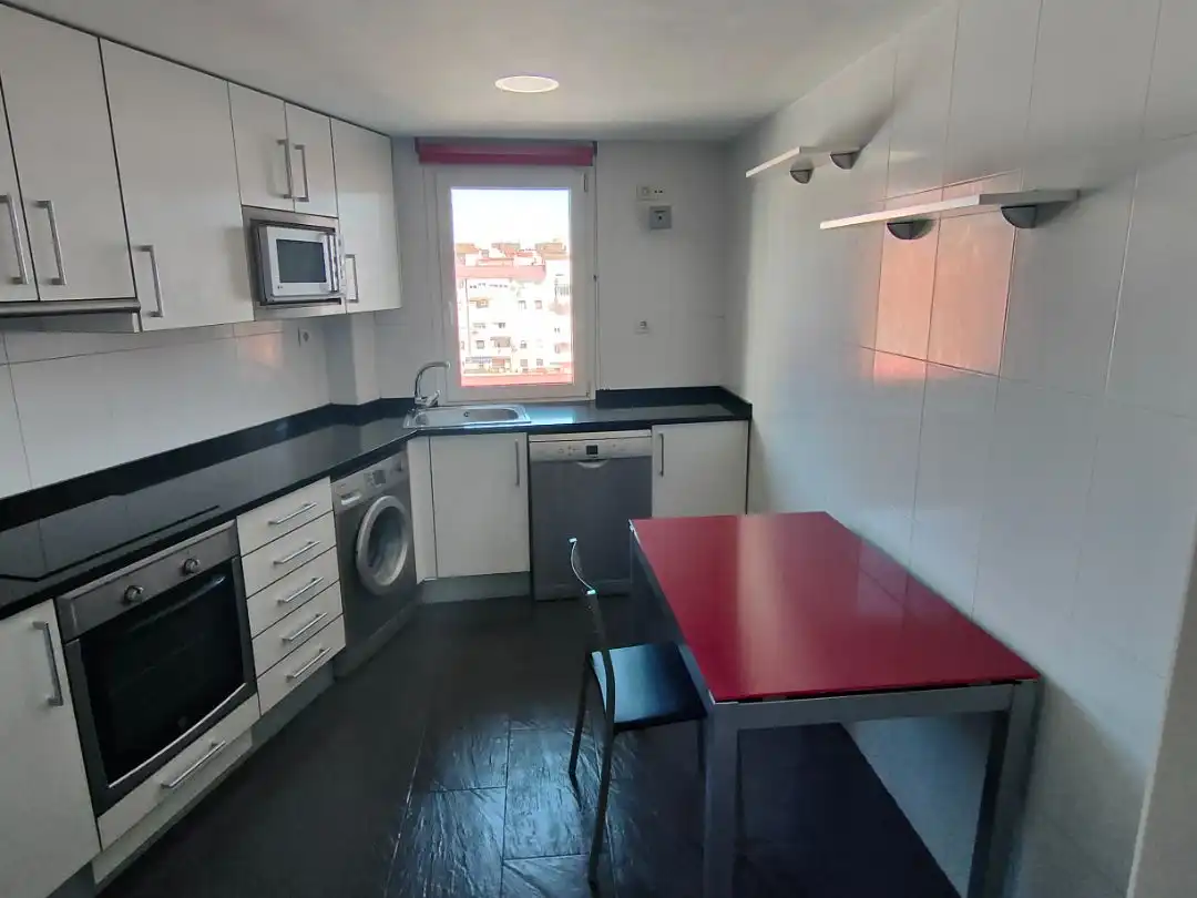 Kitchen of Flat for rent in  Zaragoza Capital  with Air Conditioner and Balcony