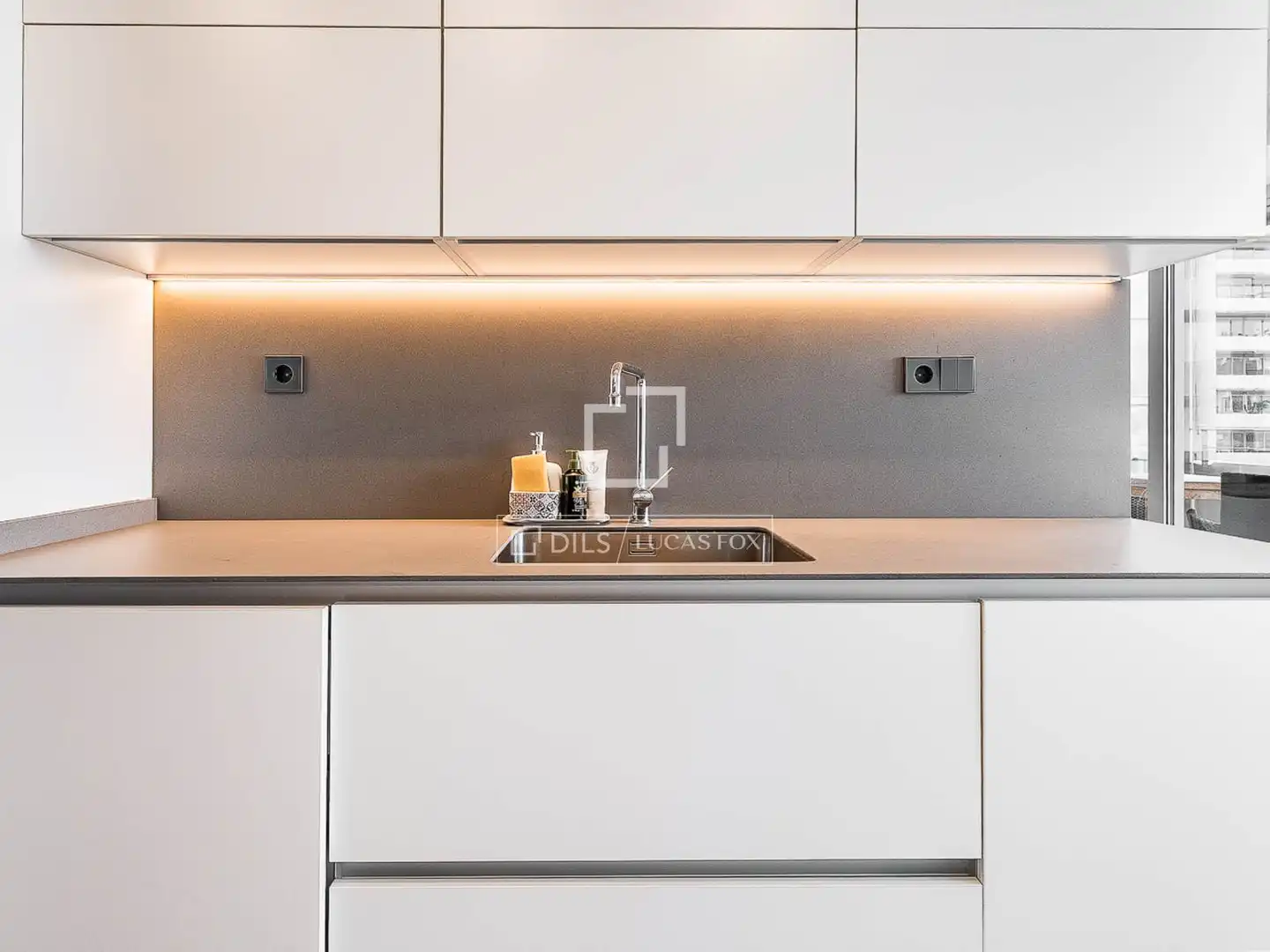 Cuina de Pis en venda en Barcelona amb Aire condicionat, Calefacció i Terrassa