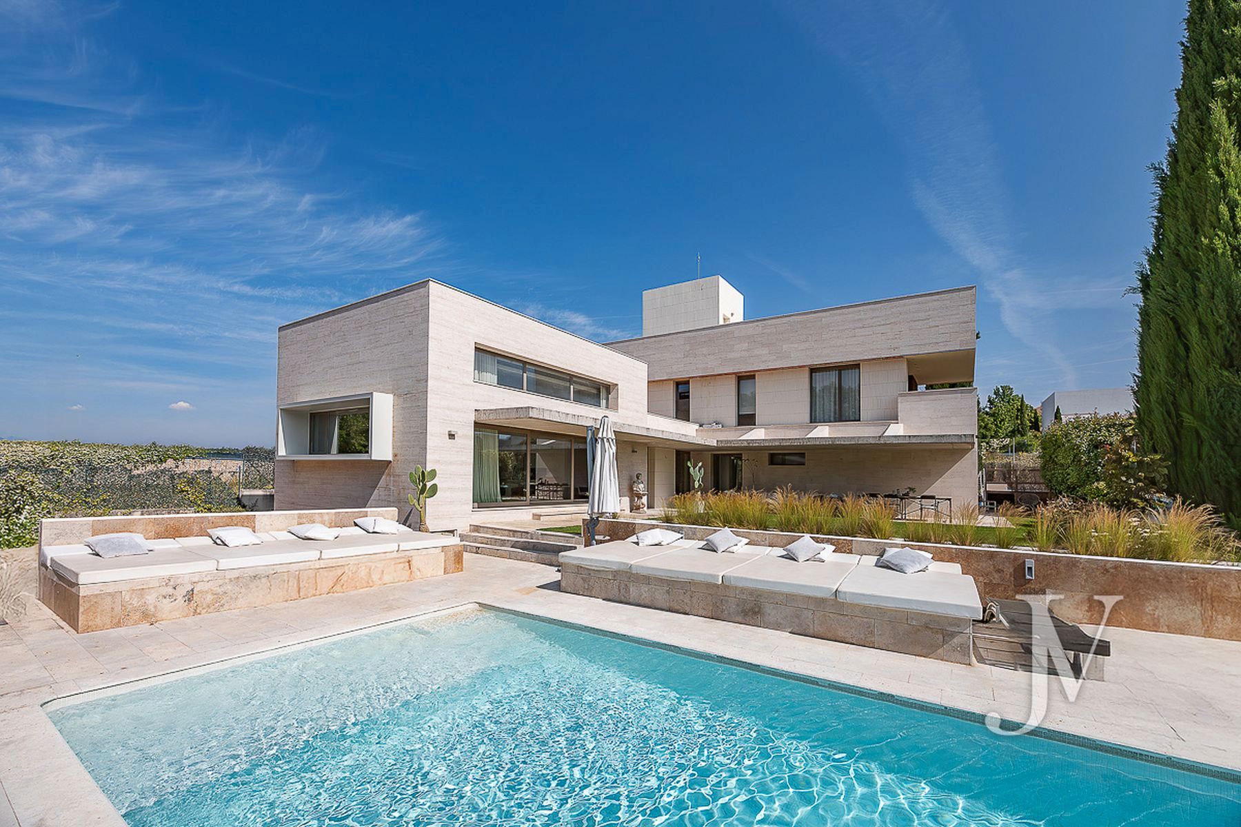 Vista exterior de Casa o xalet en venda en  Madrid Capital amb Aire condicionat, Calefacció i Jardí privat