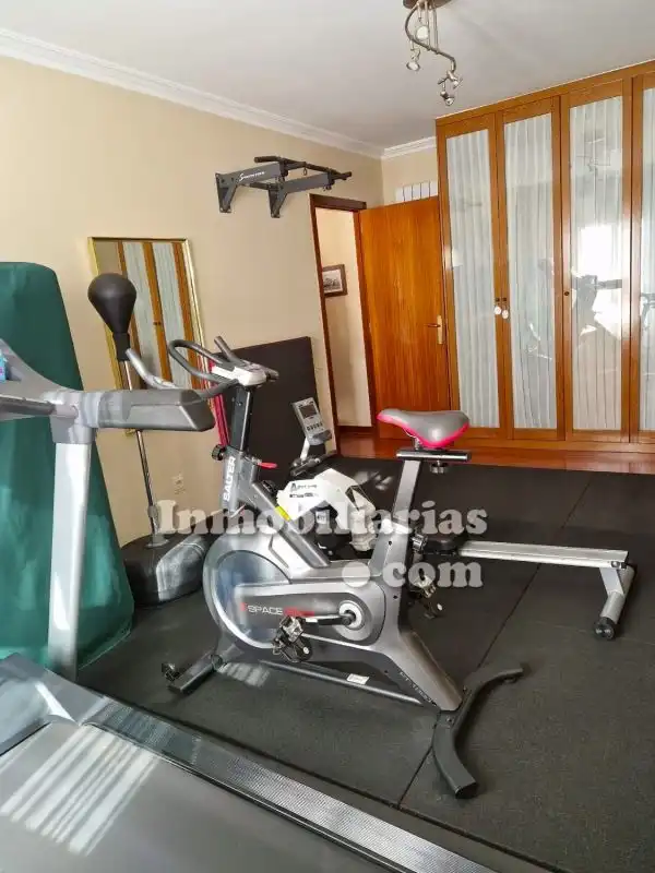 Ático en venta en Castro-Urdiales con Calefacción, Parquet y Trastero