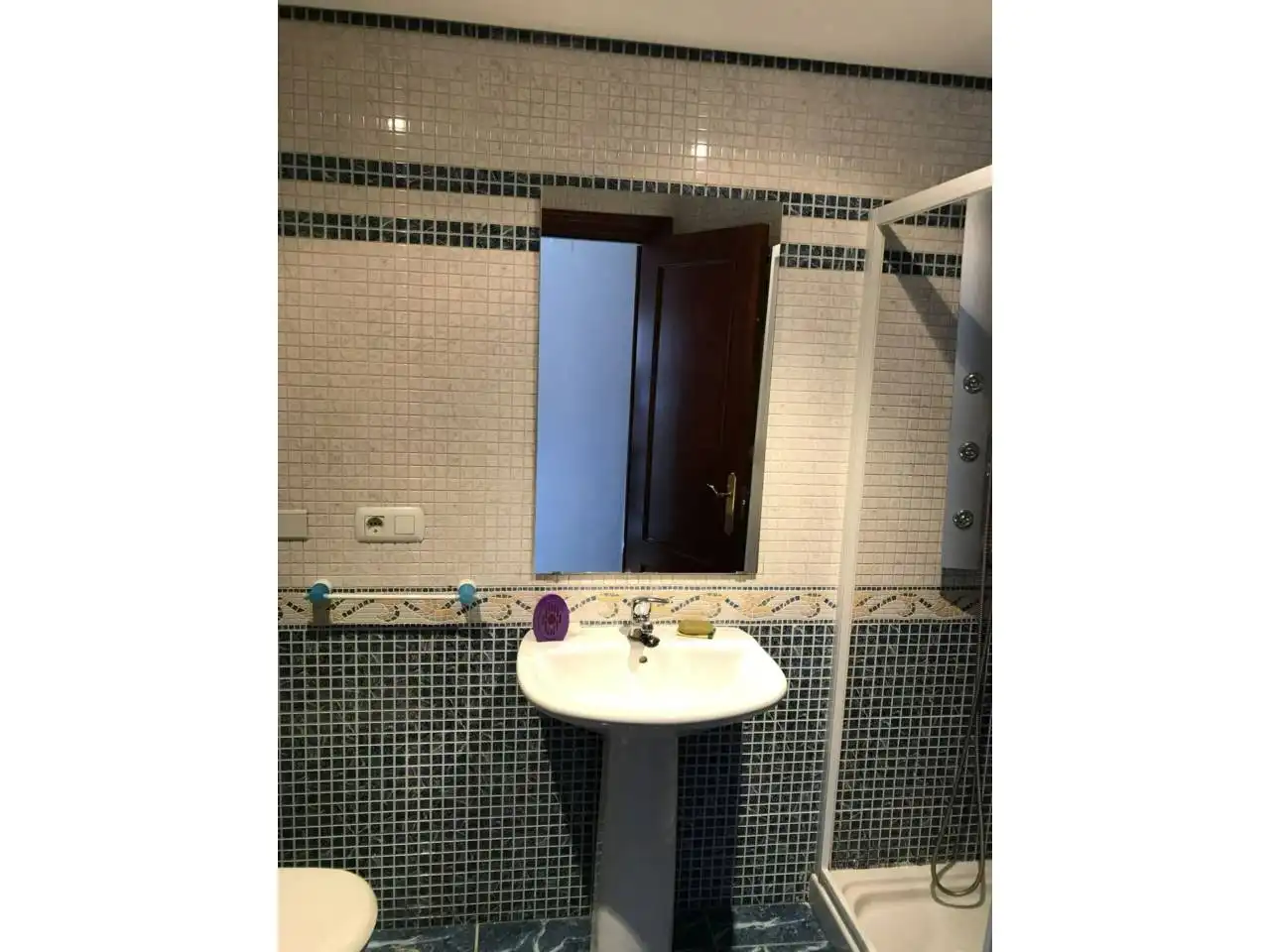 Bany de Pis en venda en León Capital  amb Calefacció i Parquet