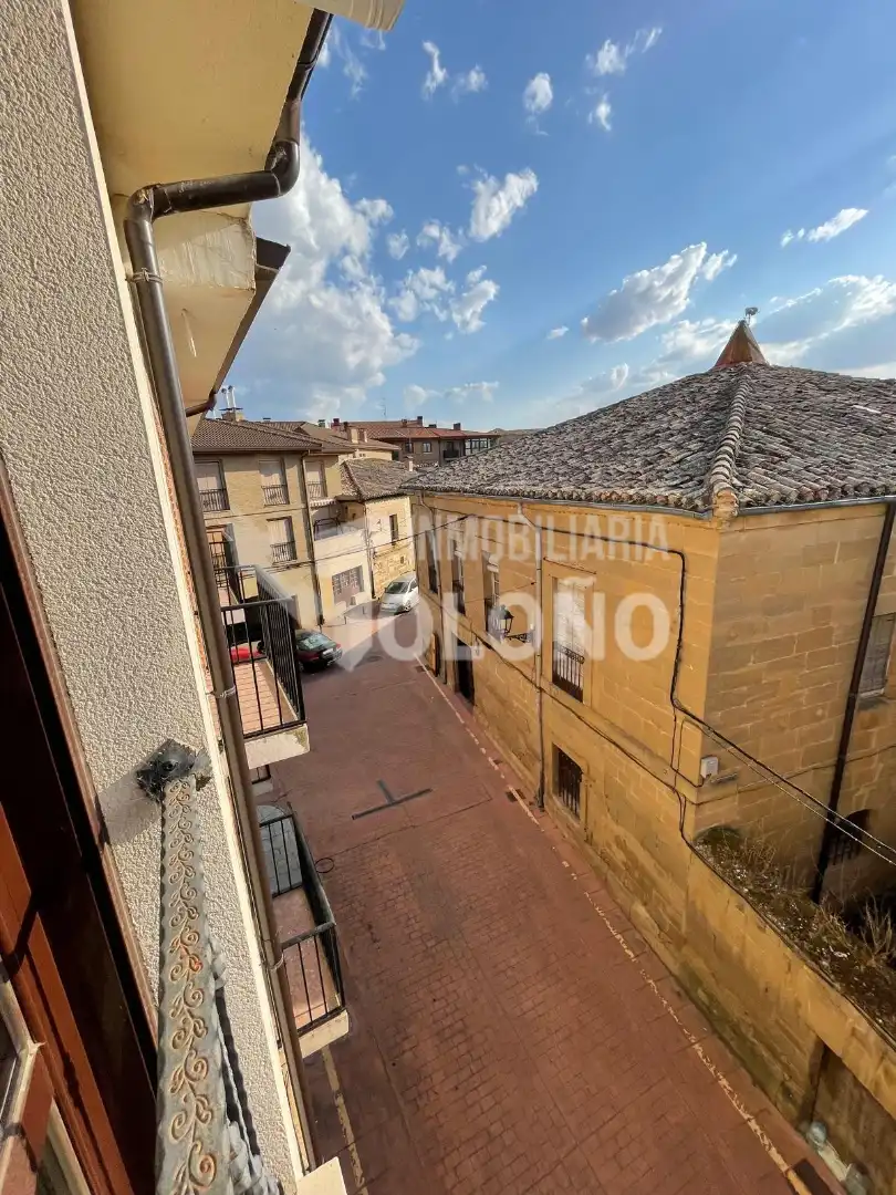 Vista exterior de Apartament en venda en Casalarreina amb Calefacció, Parquet i Moblat