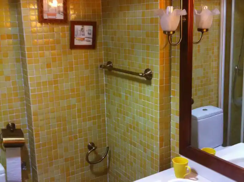 Badezimmer von Wohnung zur Miete in  Albacete Capital mit Klimaanlage und Balkon