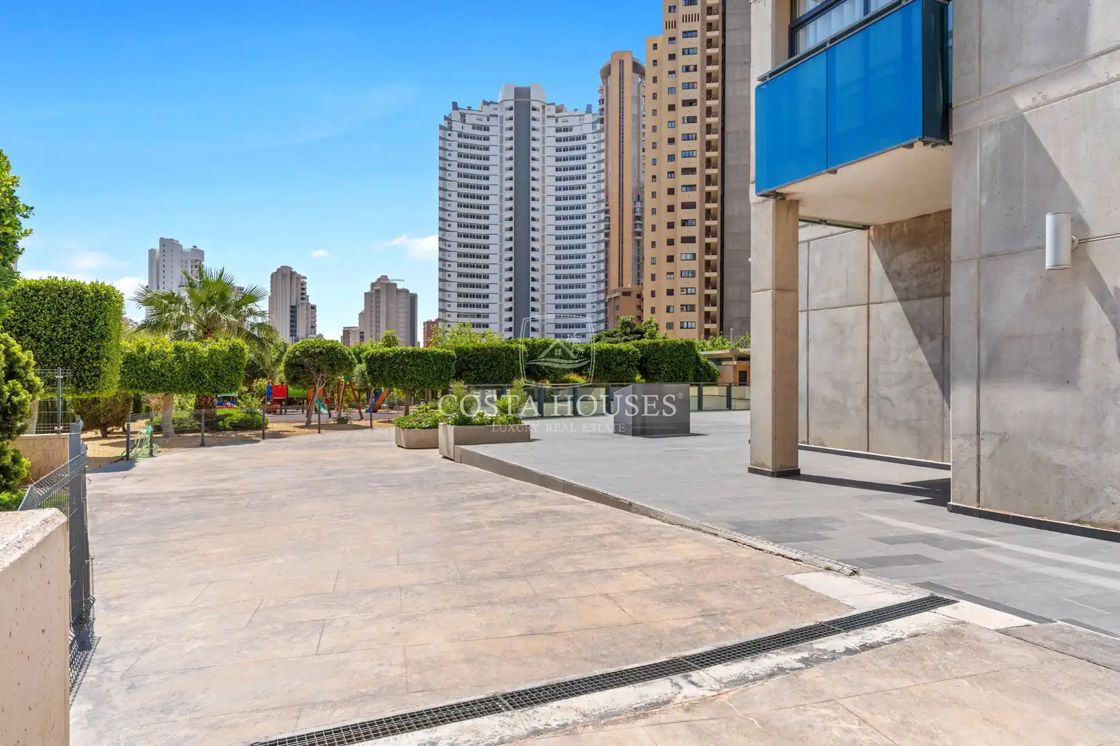 Exterior view of Attic for sale in Benidorm  with Air Conditioner, Private garden and Terrace