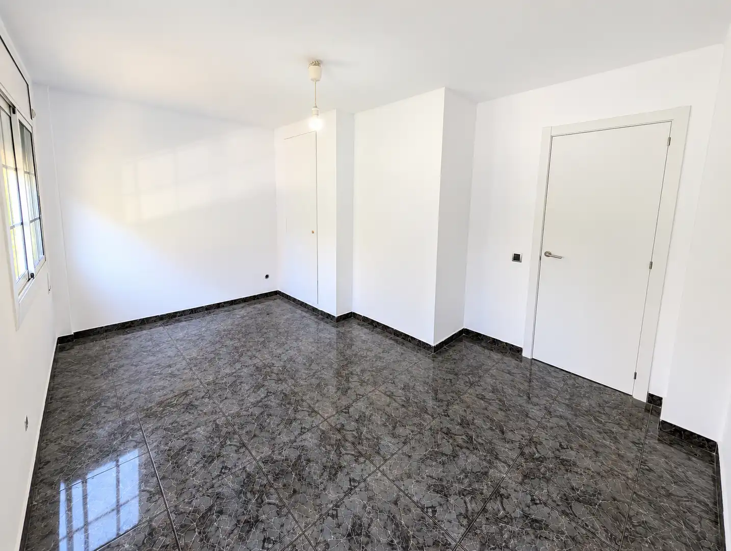 Piso en venta en Badalona con Aire acondicionado, Calefacción y Horno