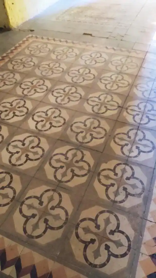 Casa adosada en venda en Yecla amb Balcó