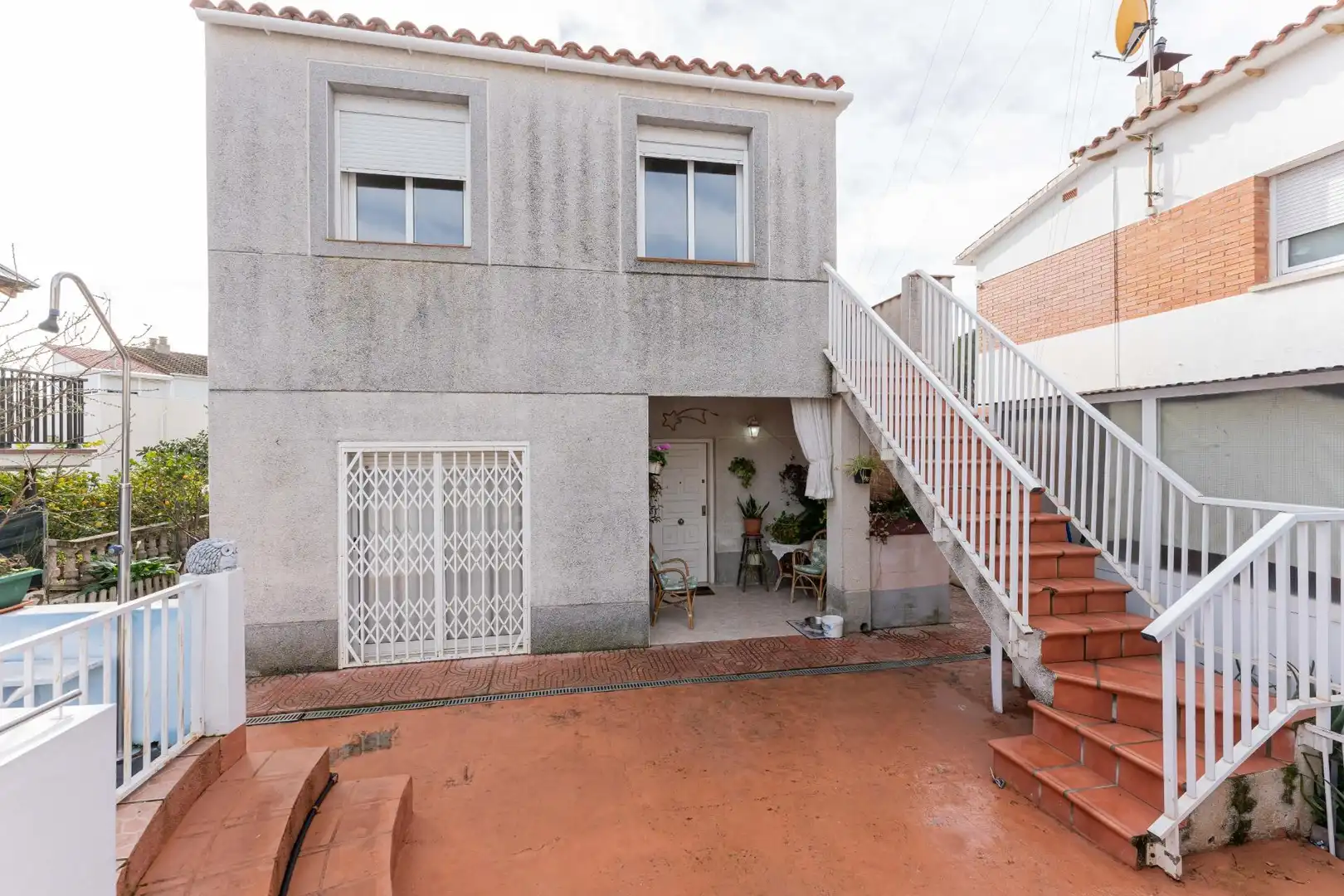 Vista exterior de Casa o xalet en venda en Viladecans amb Aire condicionat, Calefacció i Jardí privat