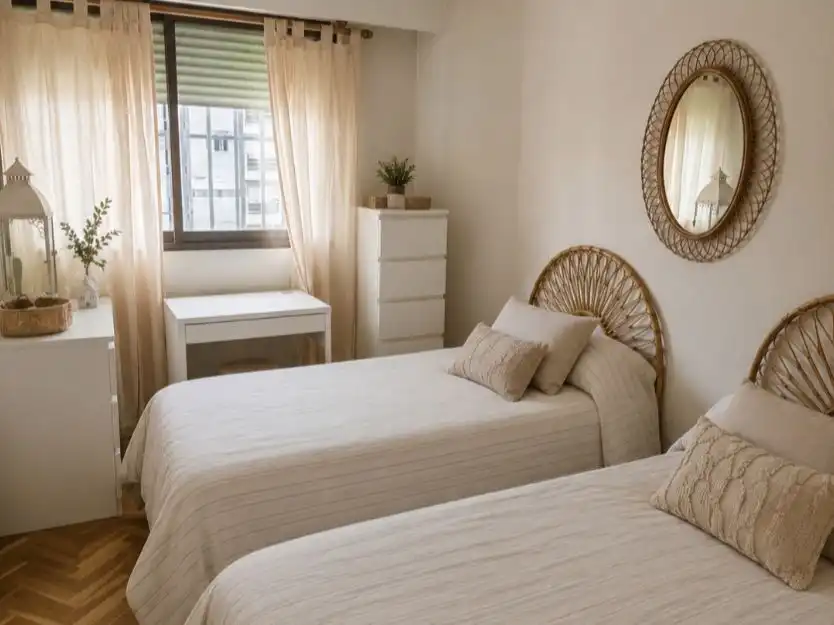 Bedroom of Flat for sale in  Madrid Capital  with Balcony