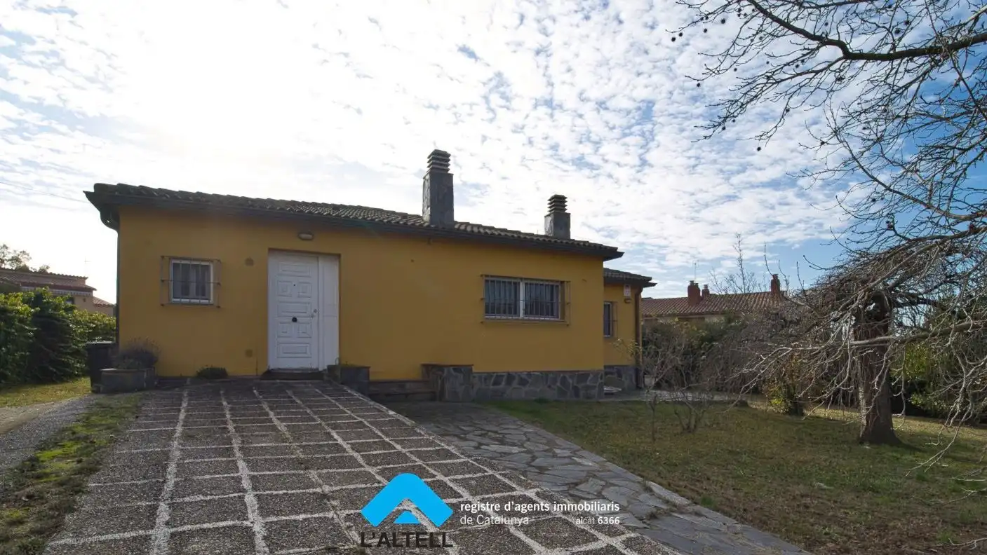 Exterior view of Houses for sale in L'Ametlla del Vallès  with Air Conditioner, Heating and Private garden