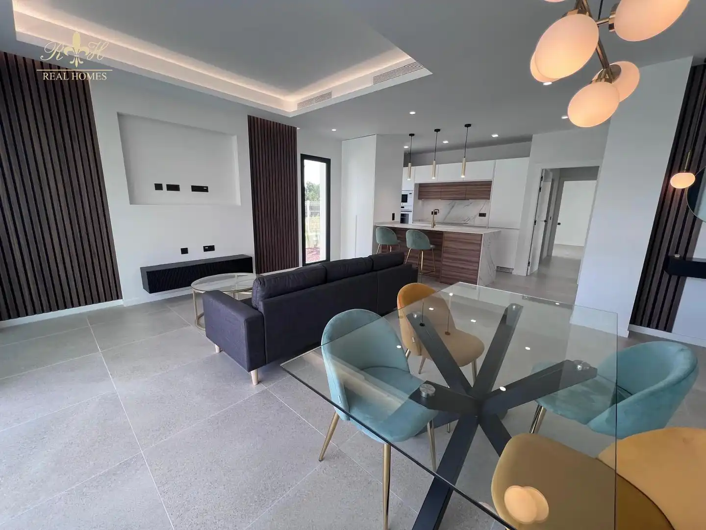 Chalet con piscina en venta en FLORENCIA Y ROMA, imagen 2