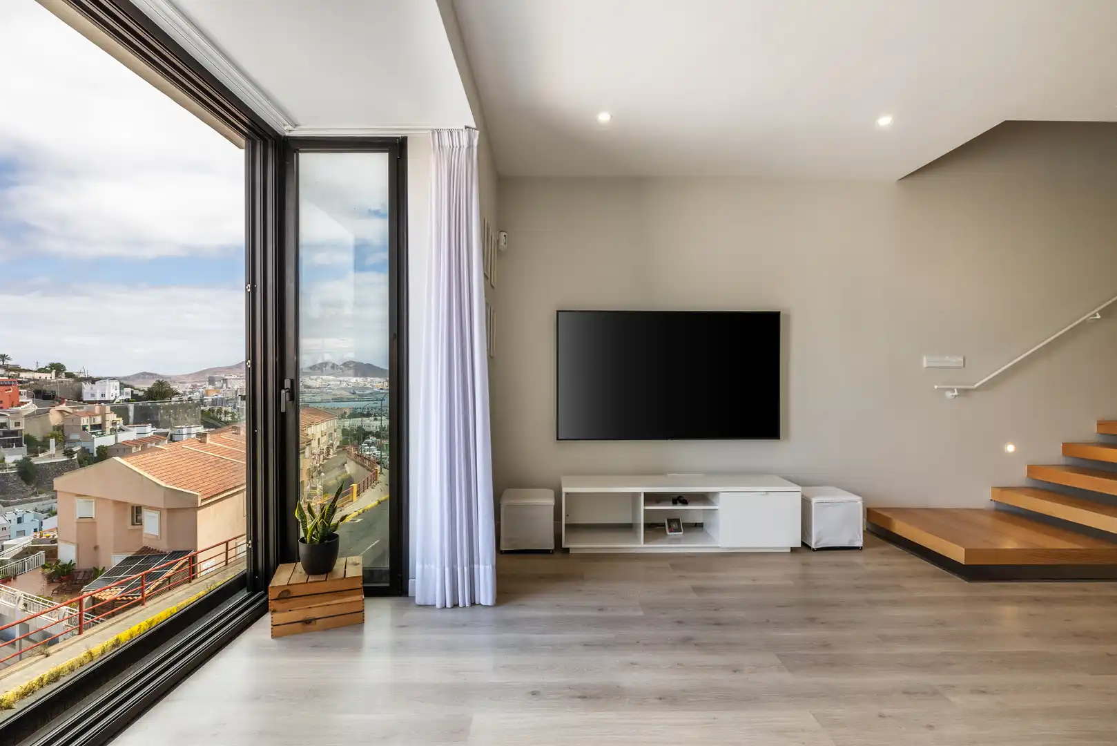Living room of Houses for sale in Las Palmas de Gran Canaria  with Parquet flooring, Terrace and Furnished