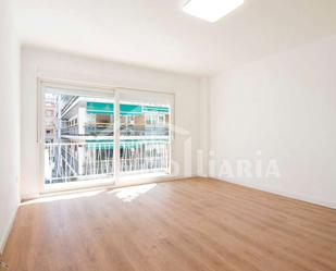 Bedroom of Flat to rent in  Granada Capital  with Air Conditioner, Heating and Parquet flooring