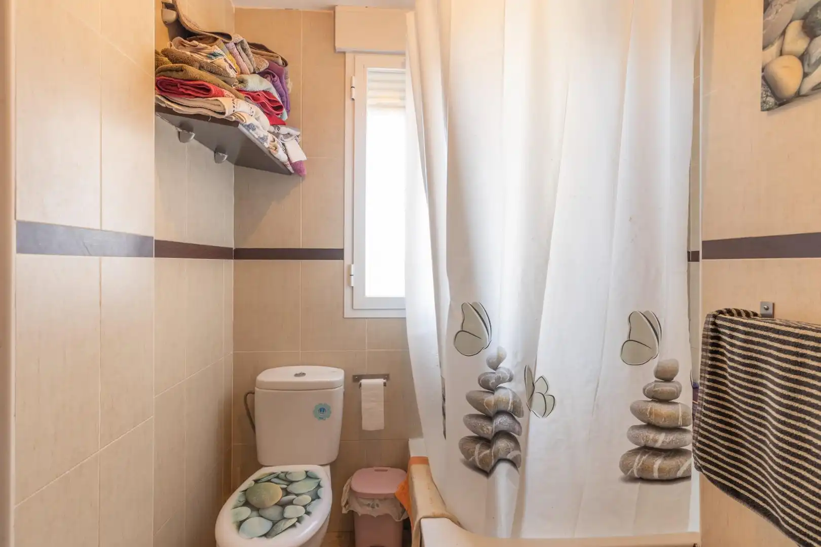 Bathroom of Attic for sale in Churriana de la Vega  with Air Conditioner, Terrace and Storage room