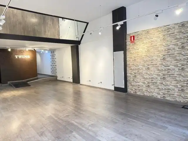 Local comercial de lloguer a Centre - Passeig i Rodalies, imagen 4