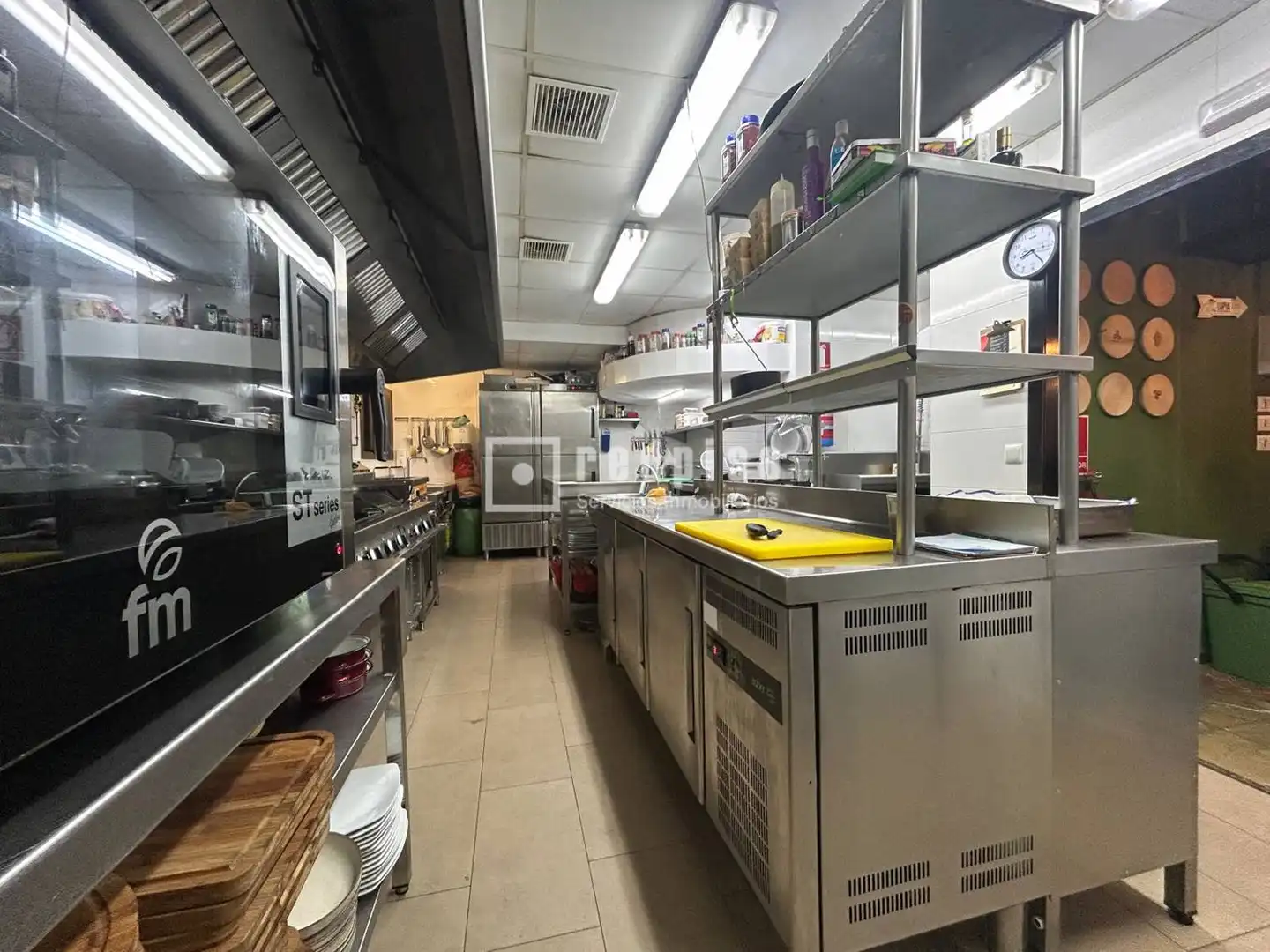 Cuina de Local de lloguer en Torremolinos amb Aire condicionat