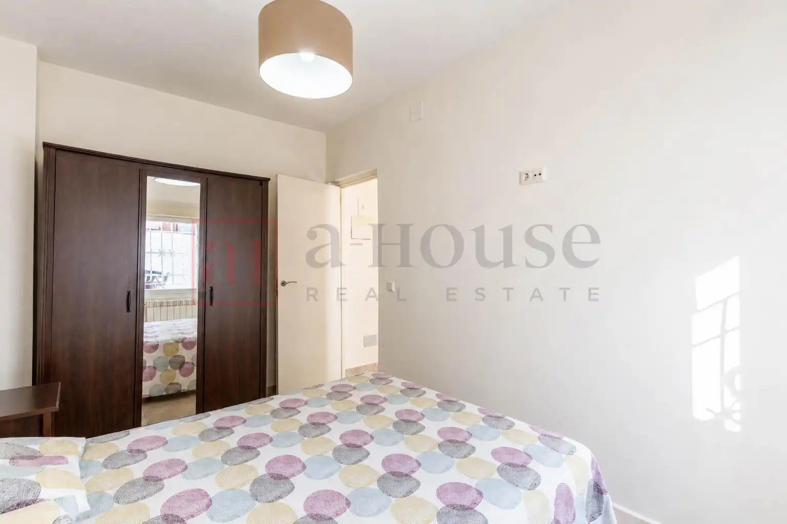 Habitación de Planta baja en venta en Madrid con Calefacción y Terraza