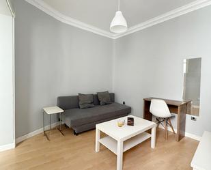 Living room of Flat for sale in  Madrid Capital  with Air Conditioner, Heating and Washing machine