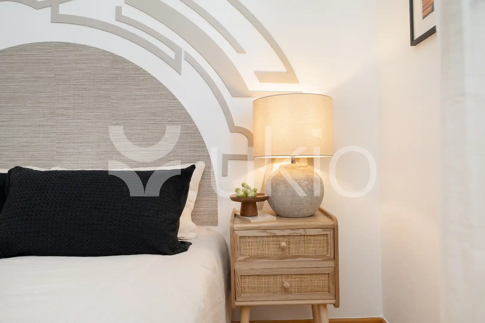 Dormitori de Apartament de lloguer en Madrid amb Aire condicionat, Calefacció i Moblat