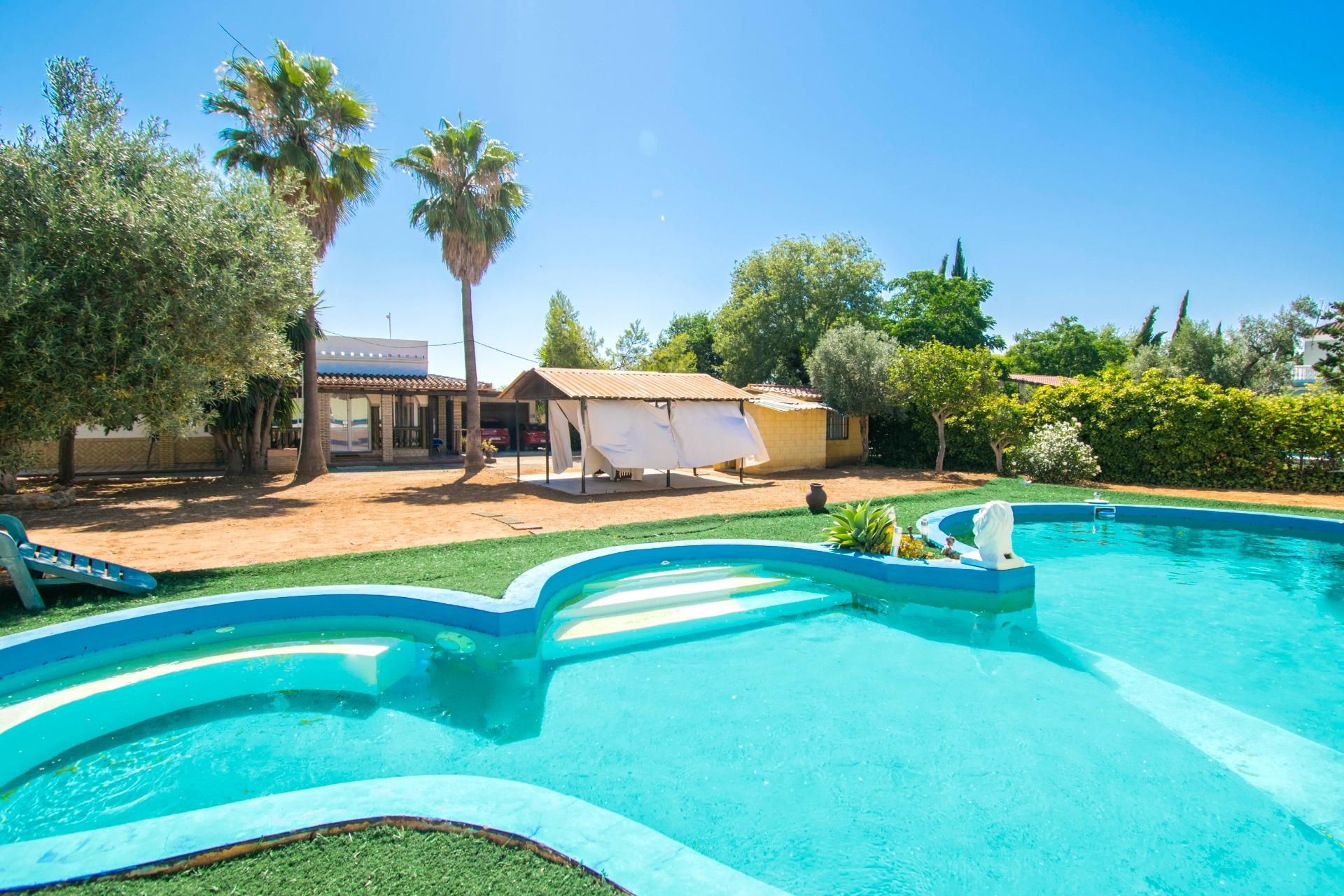 Jardí de Casa o xalet en venda en Utrera amb Aire condicionat, Jardí privat i Terrassa