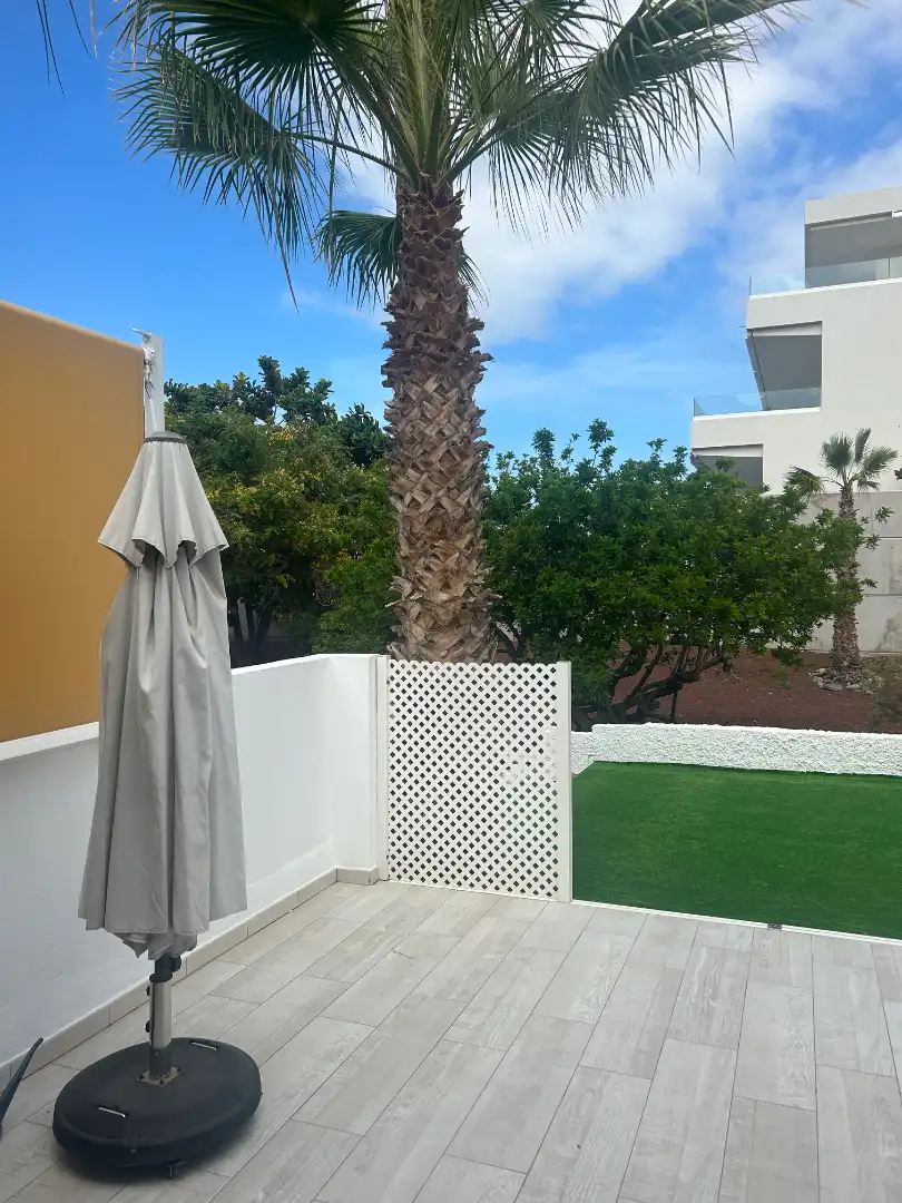 Terrasse von Erdgeschoss zum Verkauf in Adeje mit Terrasse, Ofen und Waschmaschine