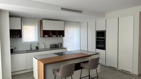 Foto 3 de Apartamento de alquiler en Puerto Banús, Marbella