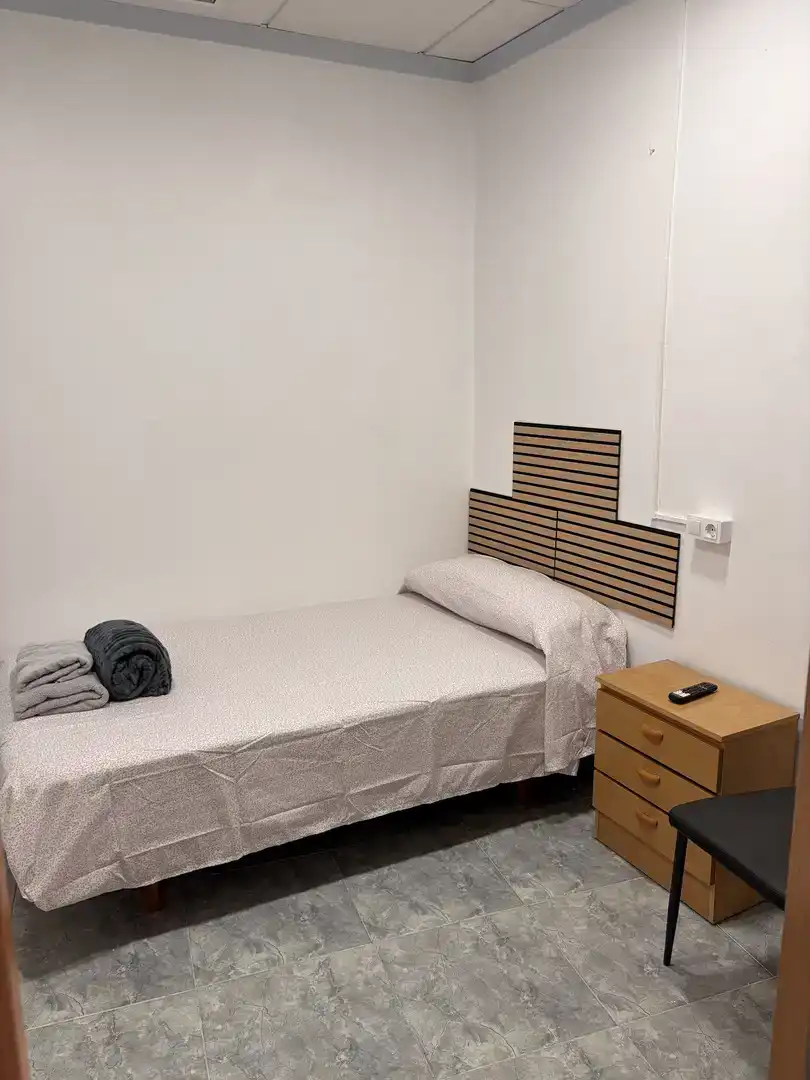 Schlafzimmer von Erdgeschoss zur Miete in Silla mit Klimaanlage, Abstellraum und Möbliert