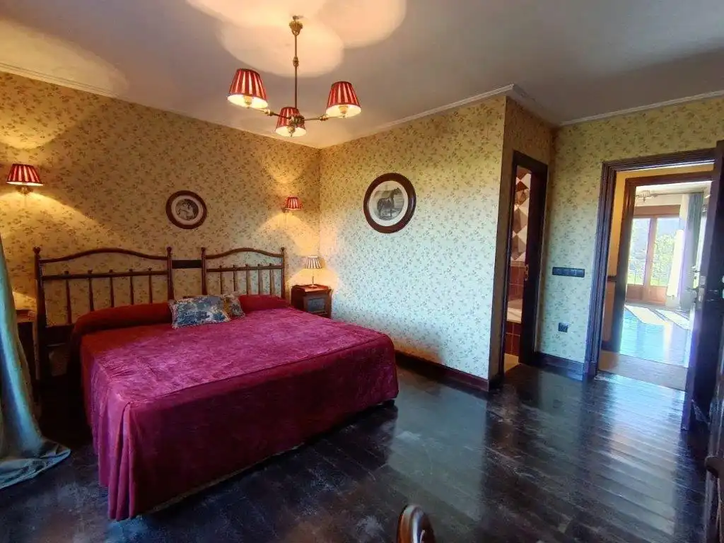Bedroom of Buildings for sale in Navalonguilla