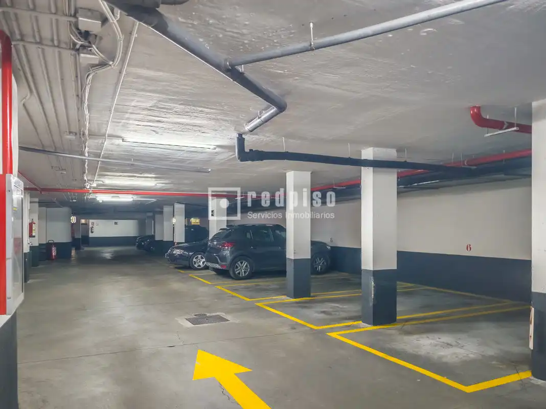 Parking of Flat for sale in Madrid  with Air Conditioner, Heating and Private garden