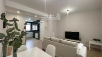 Sala d'estar de Pis en venda en Salamanca Capital amb Calefacció i Moblat