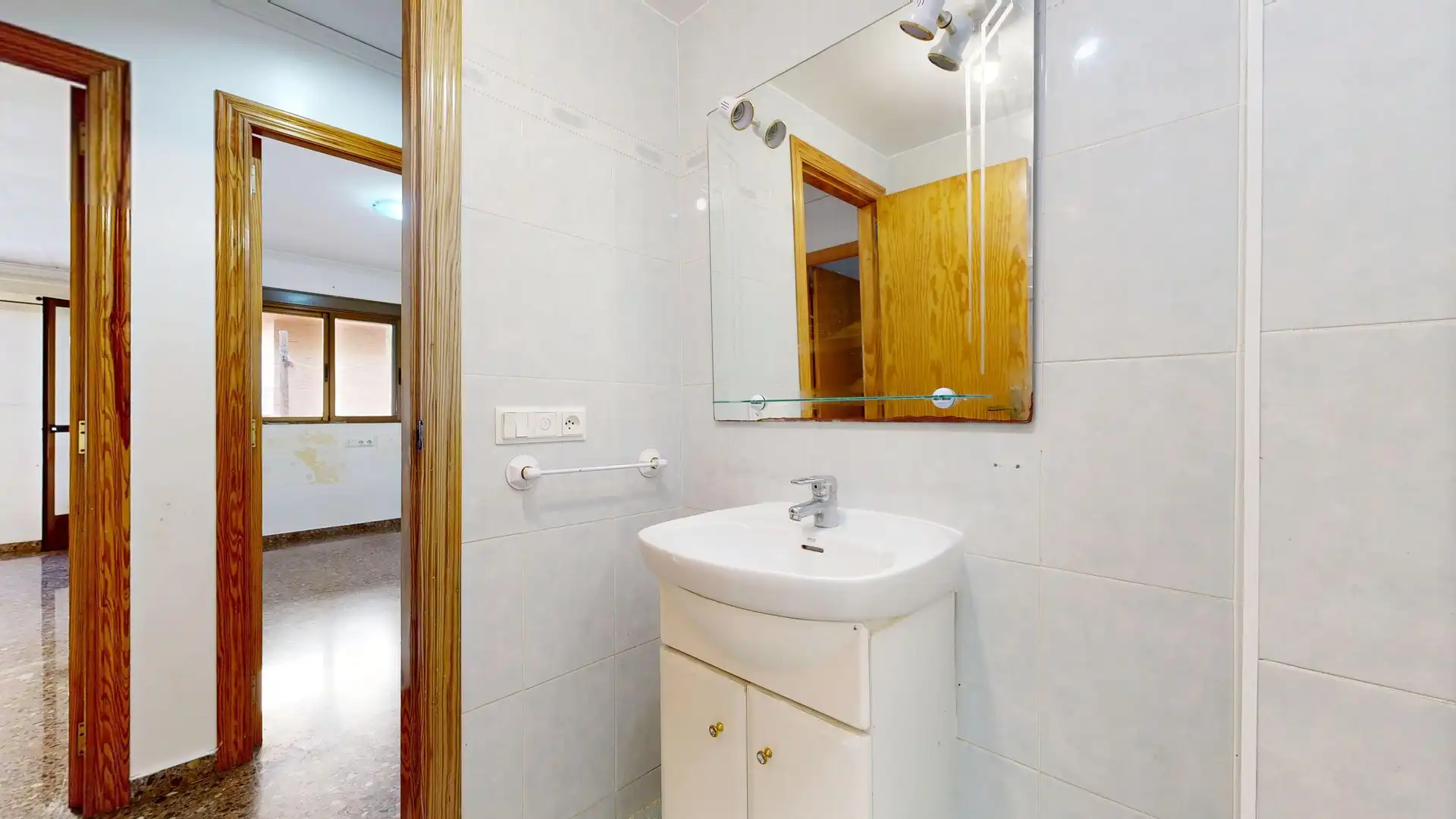 Bathroom of Flat for sale in Almussafes  with Terrace and Balcony