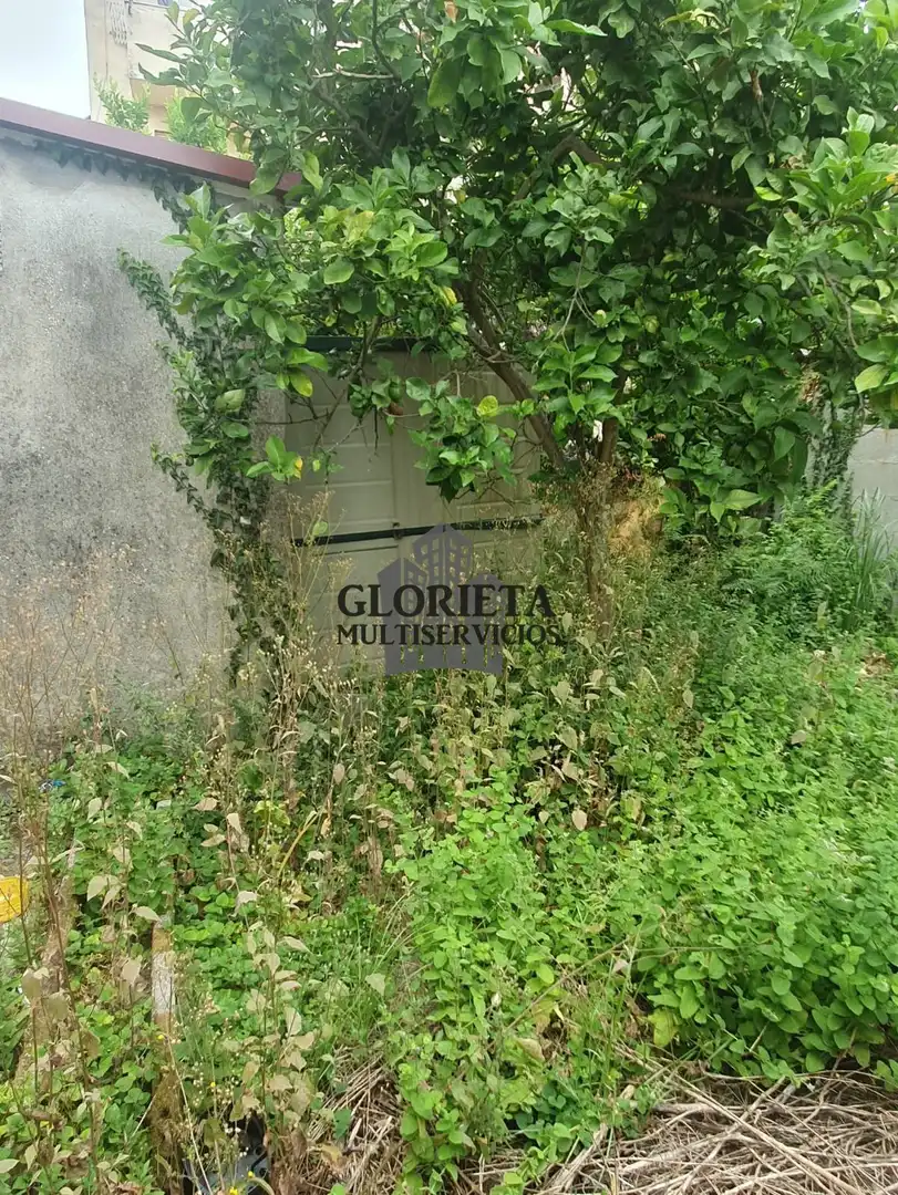 Piso en venta en Vigo  con Calefacción, Jardín privado y Amueblado
