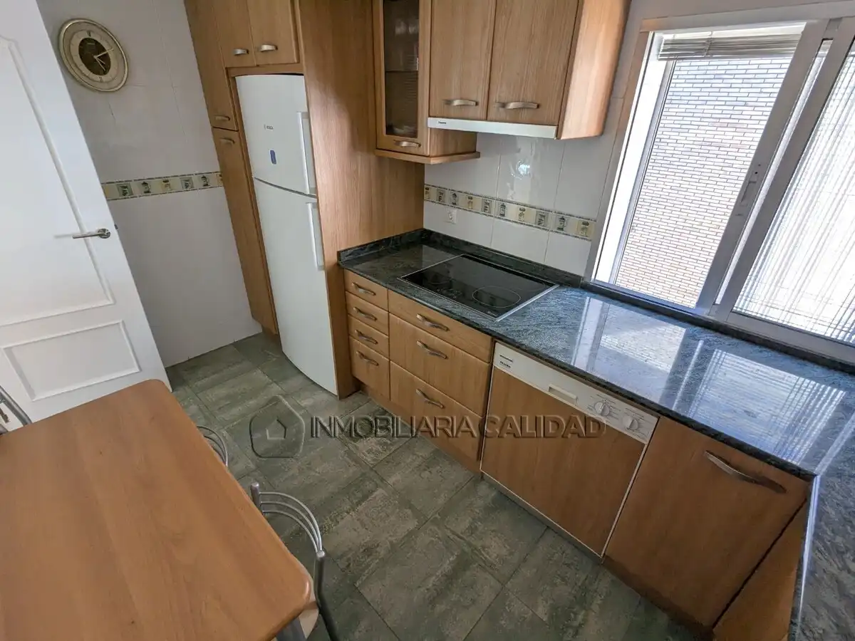 Cocina de Piso de alquiler en Burgos con Calefacción y Amueblado