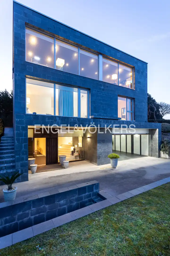 Vista exterior de Casa o chalet en venta en Bareyo con Calefacción, Jardín privado y Terraza