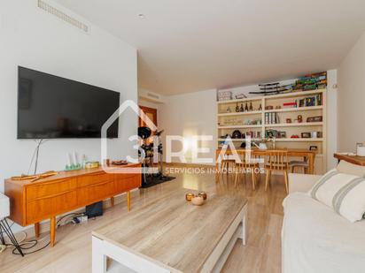 Living room of Flat for sale in  Madrid Capital  with Air Conditioner, Heating and Parquet flooring