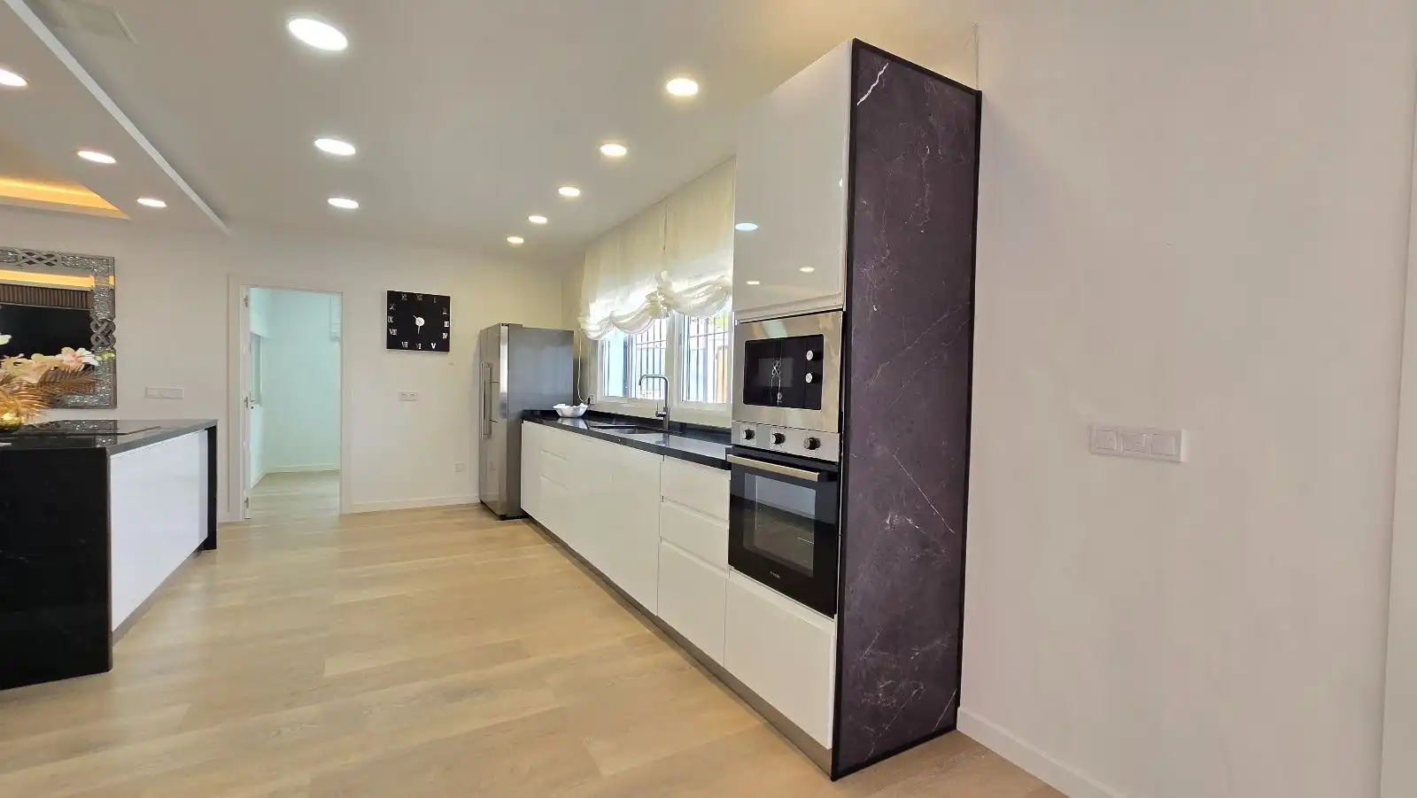 Cuina de Casa o xalet en venda en Torremolinos amb Aire condicionat, Terrassa i Traster
