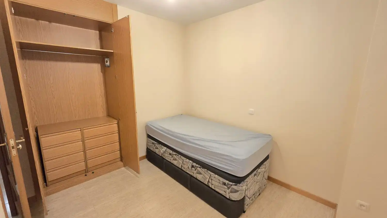 Habitación de Piso de alquiler en Humanes de Madrid con Aire acondicionado y Calefacción