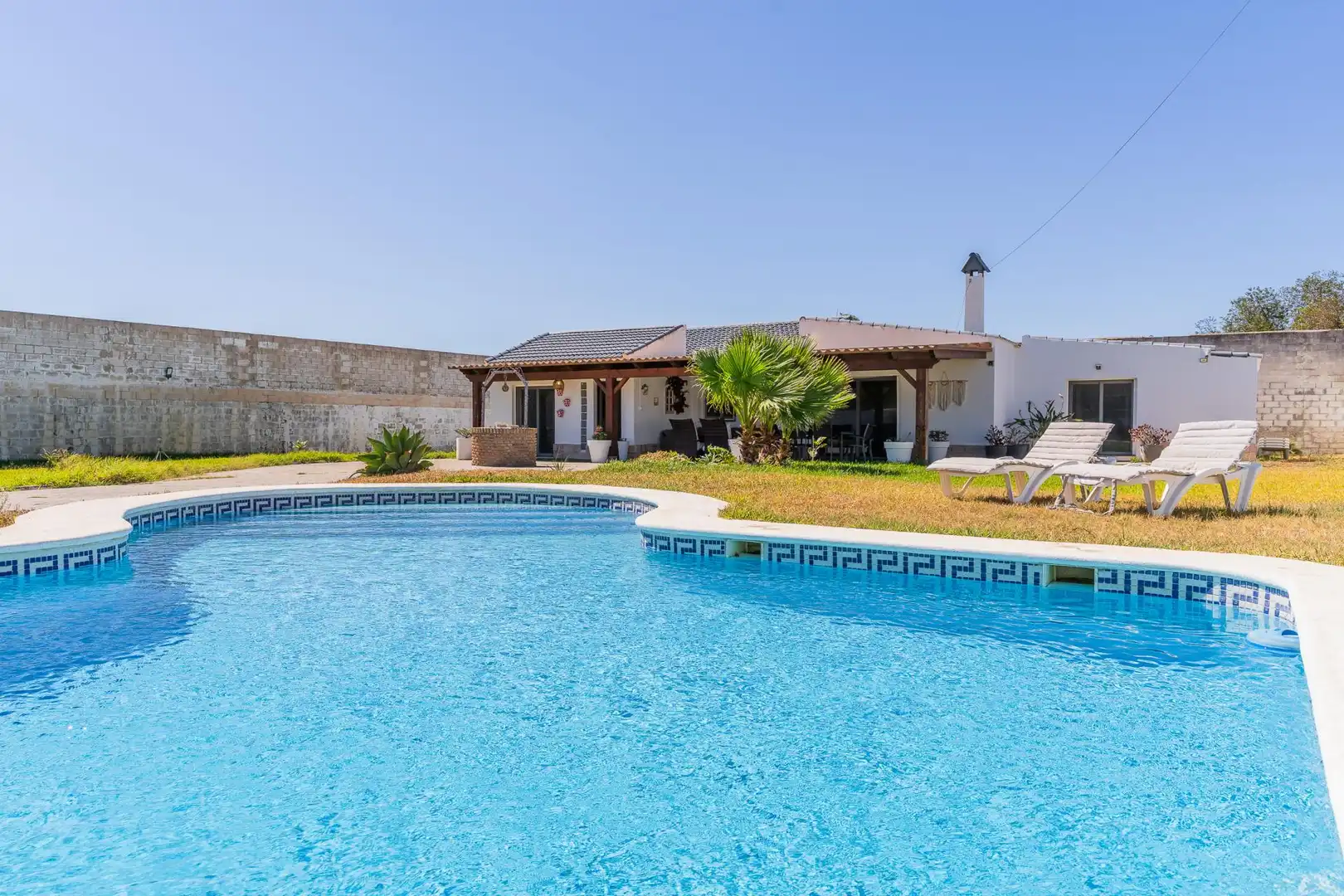 Villa con piscina in vendita a 7 Camino del Tilo, imagen 2