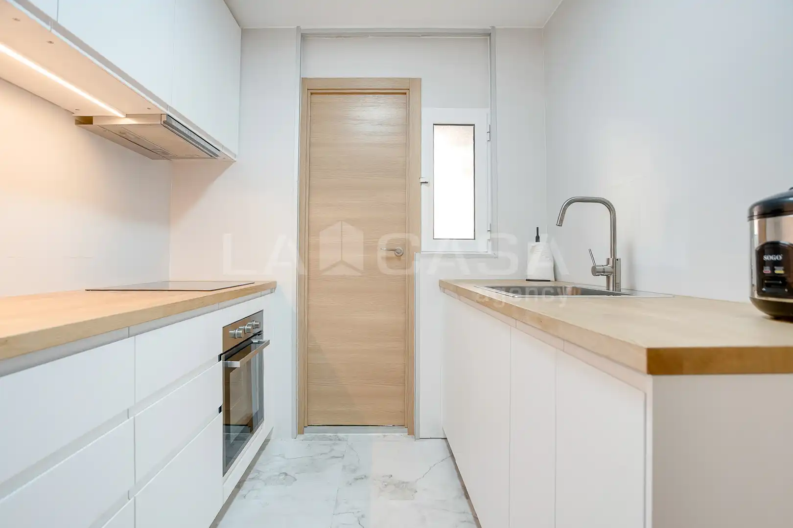 Cocina de Piso en venta en Barcelona con Calefacción y Balcón