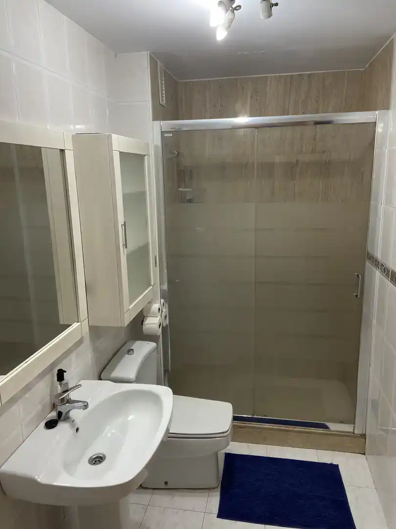 Baño de Piso en venta en Torrijos con Aire acondicionado y Balcón