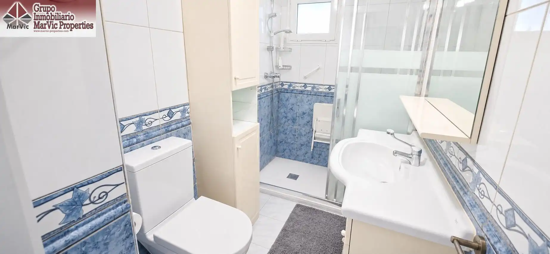 Bathroom of Flat for sale in Benidorm  with Community pool