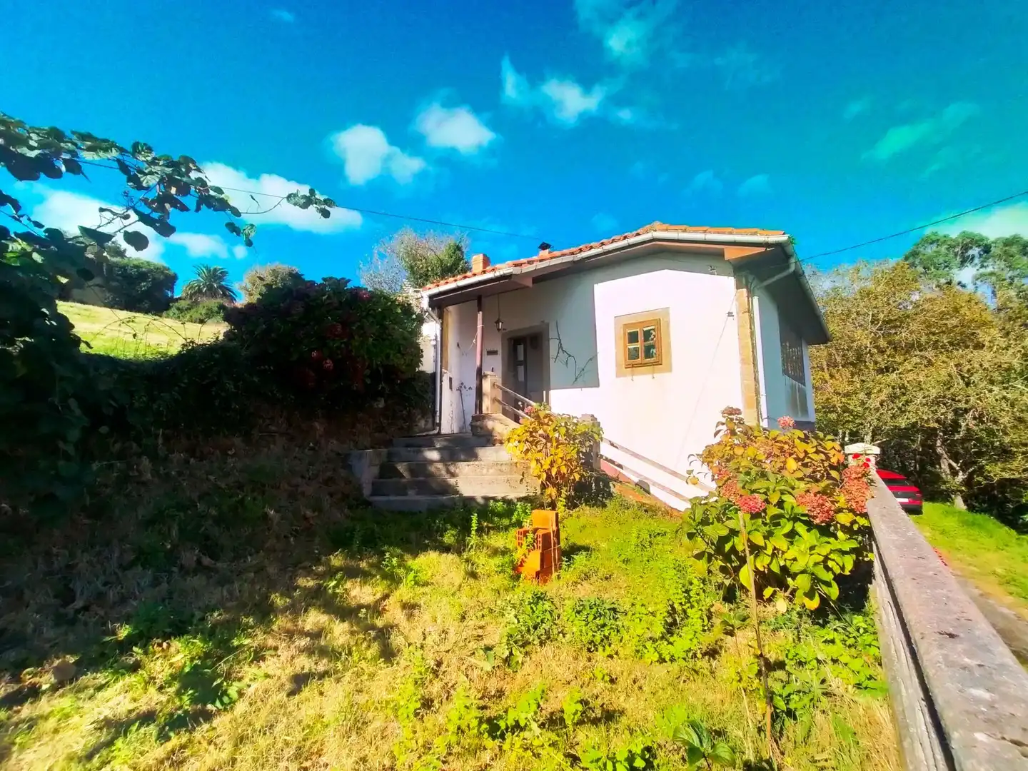 Vista exterior de Finca rústica en venda en Salas amb Calefacció, Jardí privat i Traster