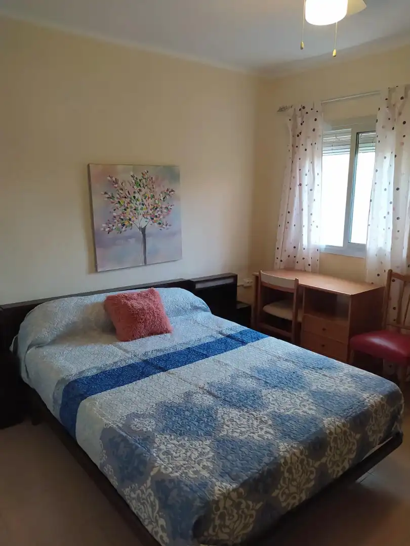 Habitación de Piso de alquiler en Almería con Amueblado y Balcón