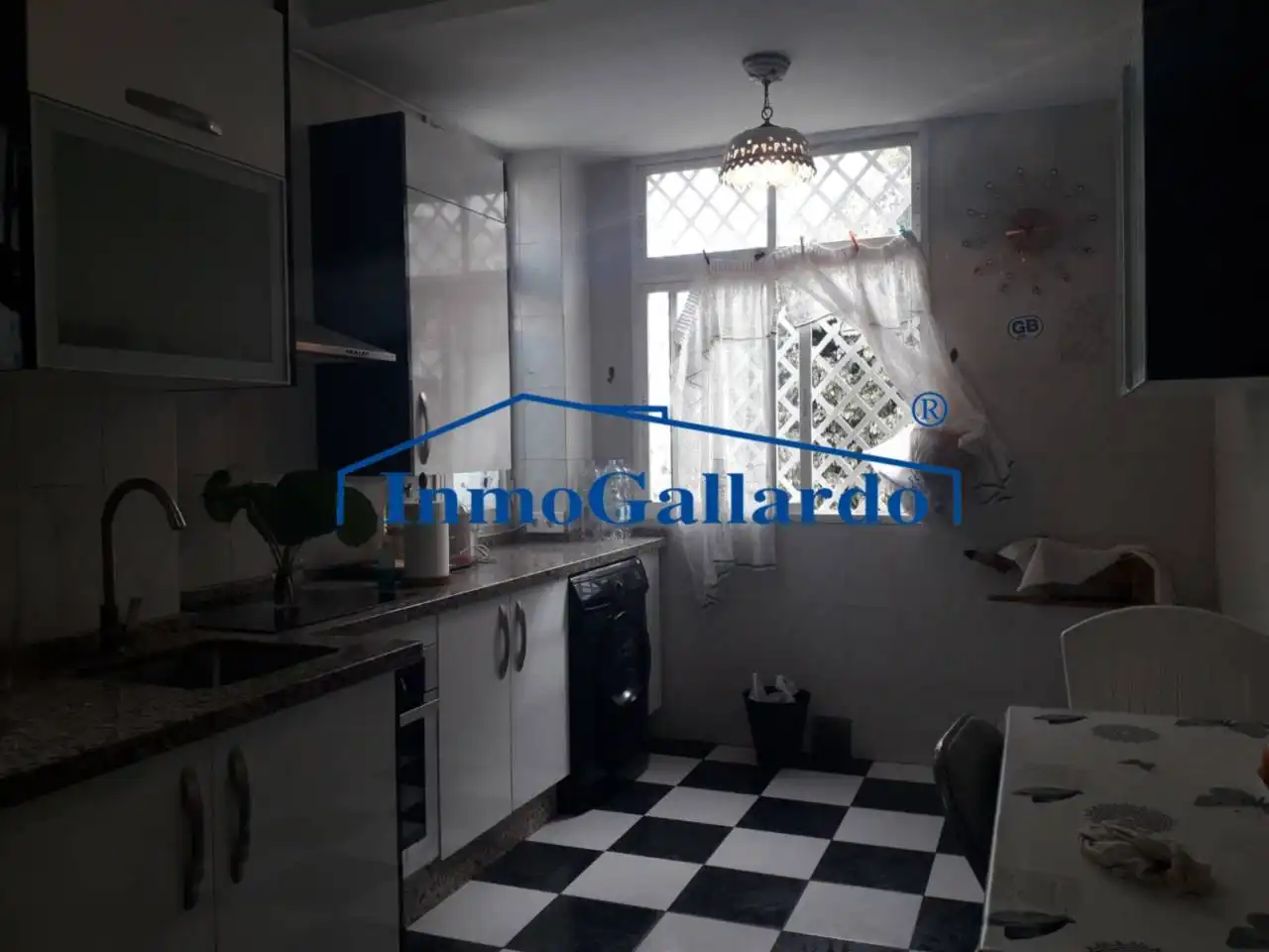 Cuina de Casa o xalet en venda en Málaga amb Aire condicionat, Terrassa i Piscina comunitària