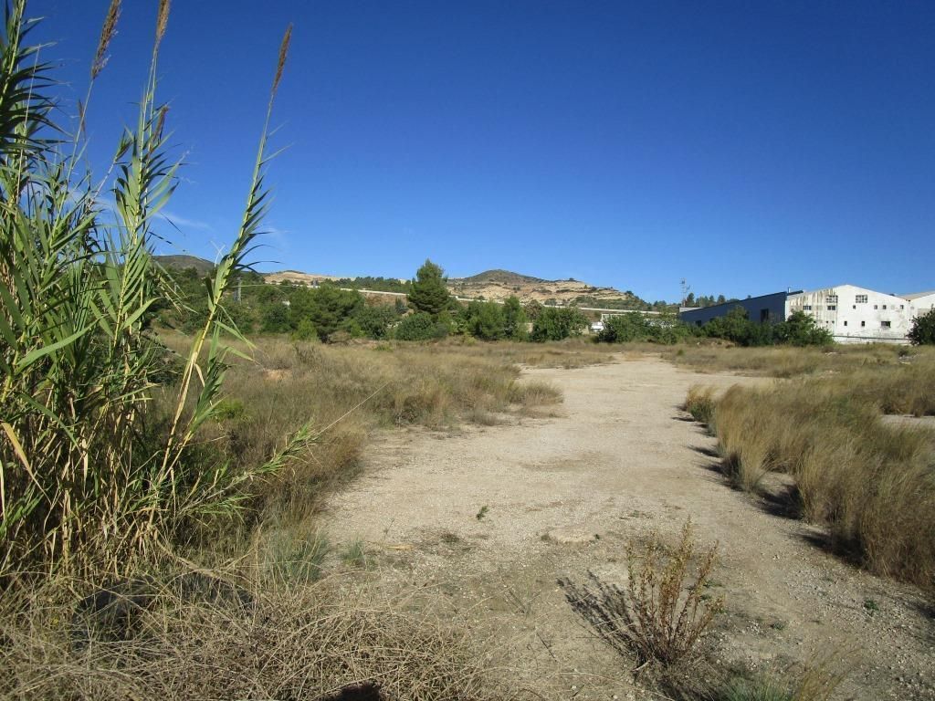 Industrial land for sale in Buñol
