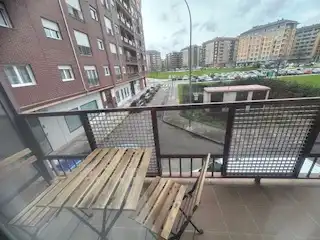 Vista exterior de Apartament de lloguer en León Capital  amb Calefacció, Parquet i Terrassa