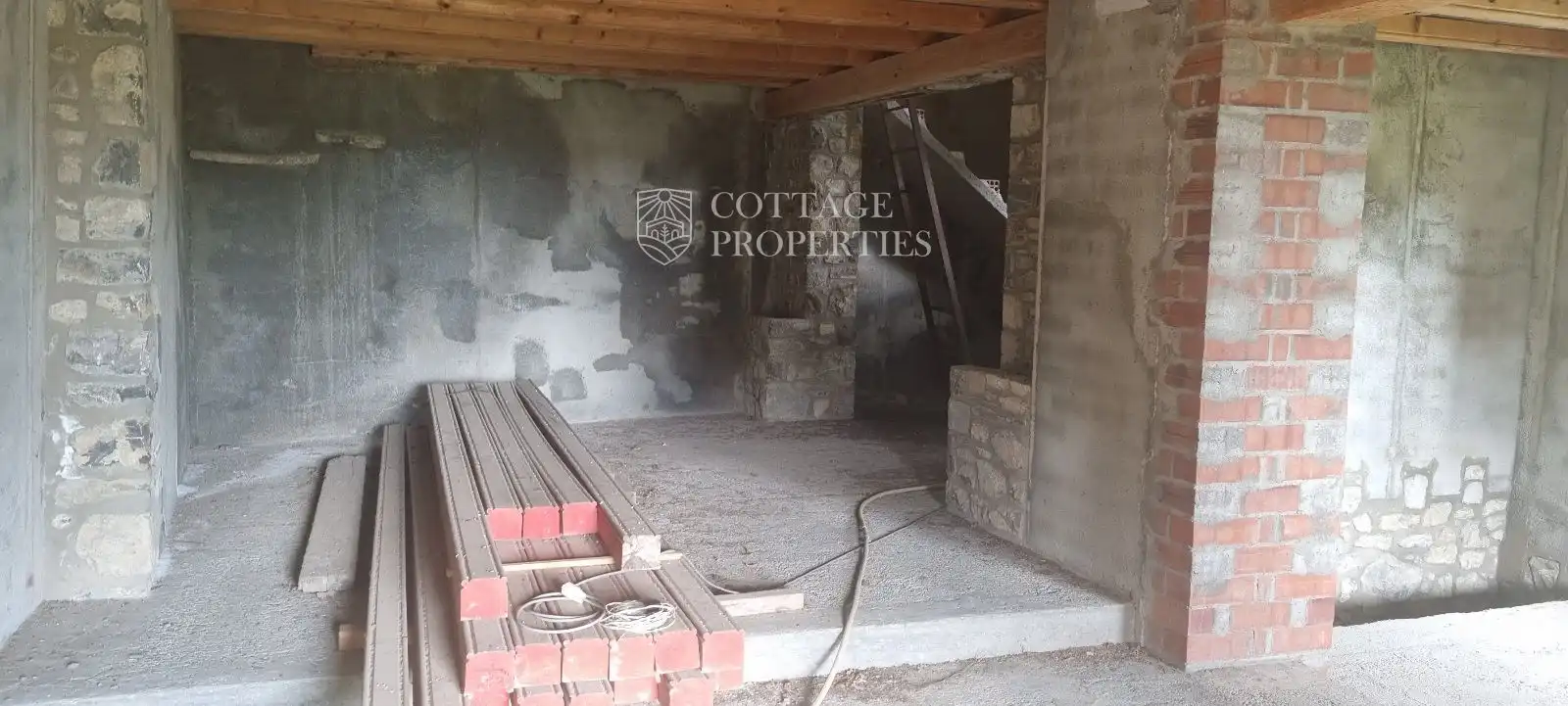 Finca rústica en venda en Montagut i Oix