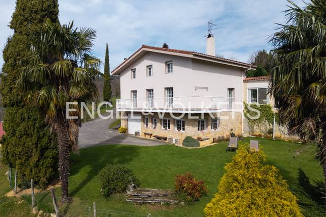 Casa-chalet en Venta en Zizurkil