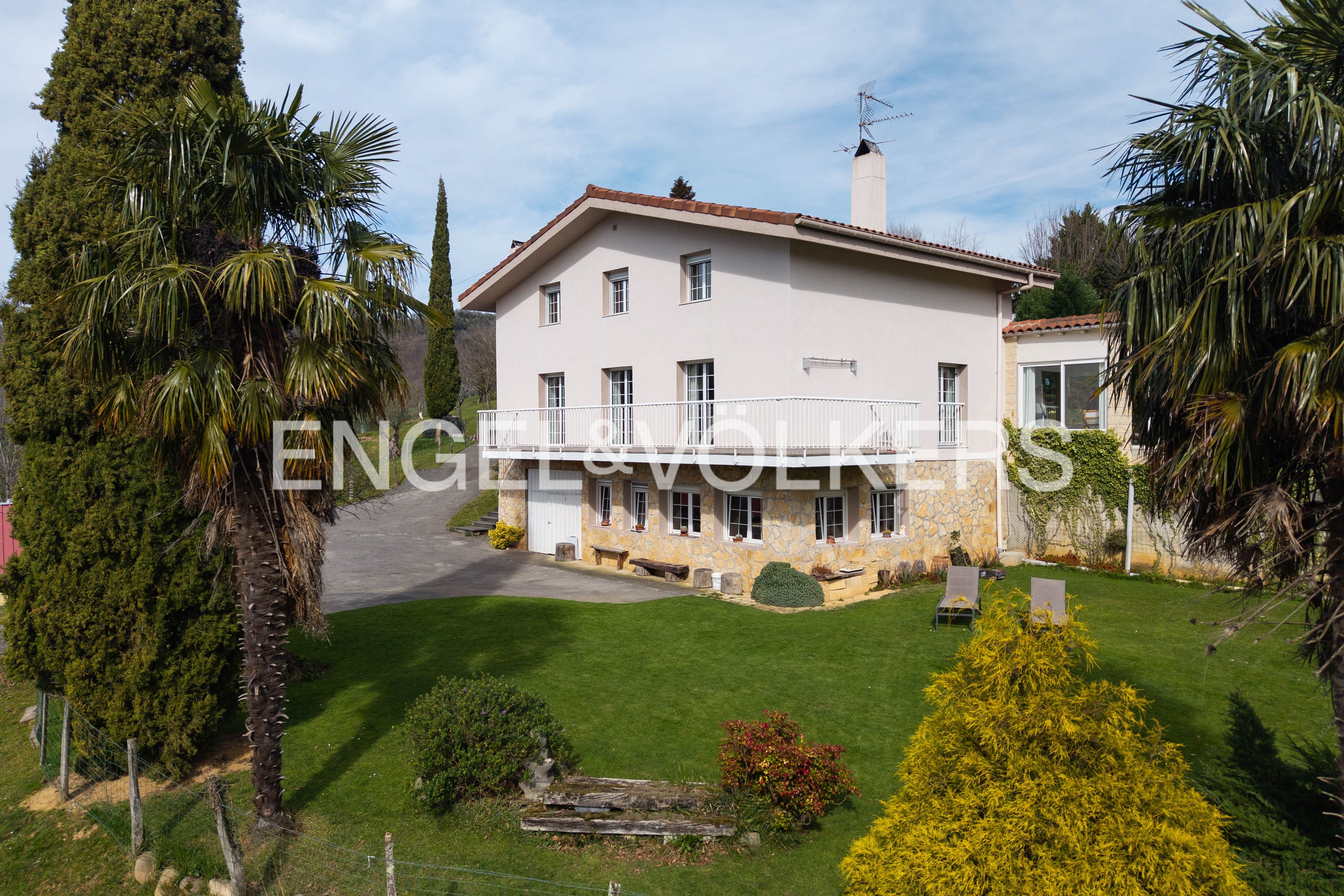 Vista exterior de Casa o chalet en venta en Zizurkil con Calefacción, Jardín privado y Terraza